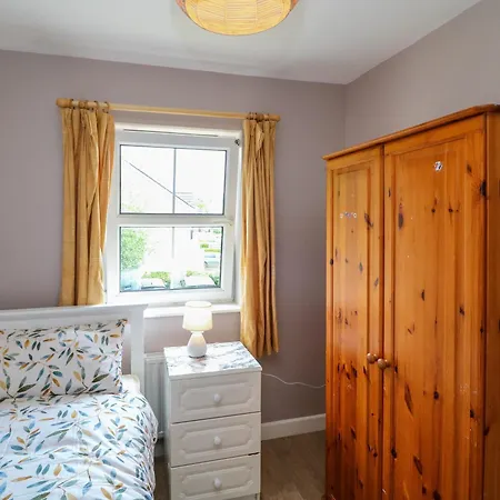 23 Cois Caol * Skibbereen