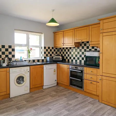 23 Cois Caol * Skibbereen