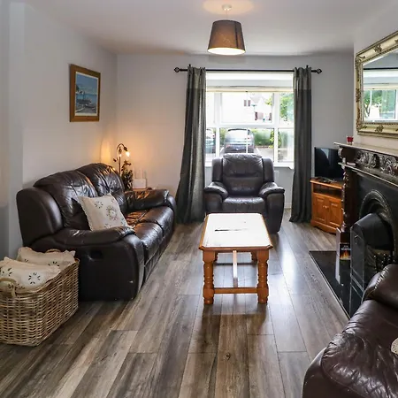 23 Cois Caol * Skibbereen