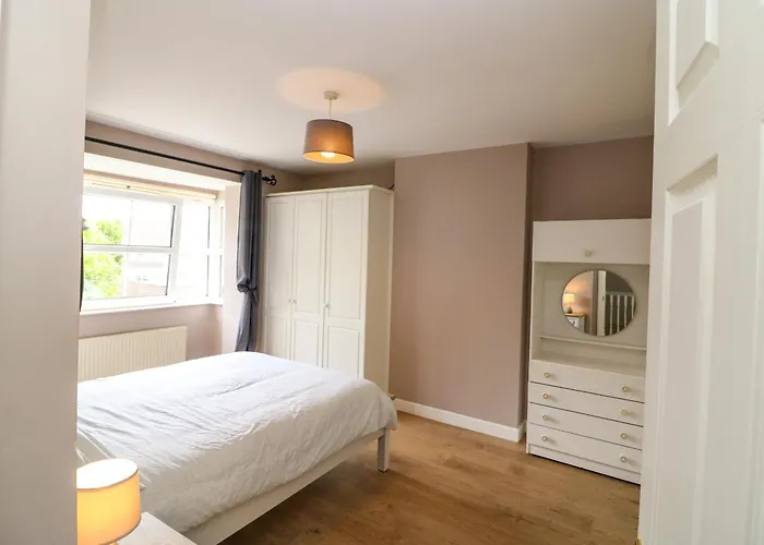 23 Cois Caol * Skibbereen