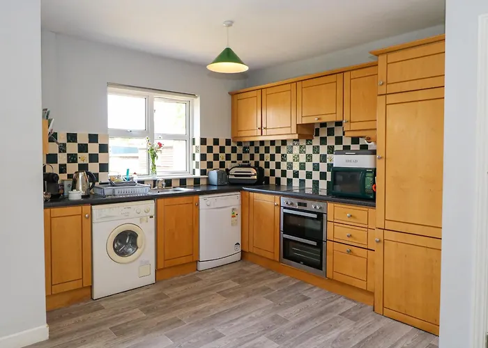 23 Cois Caol * Skibbereen