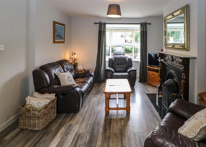 23 Cois Caol * Skibbereen